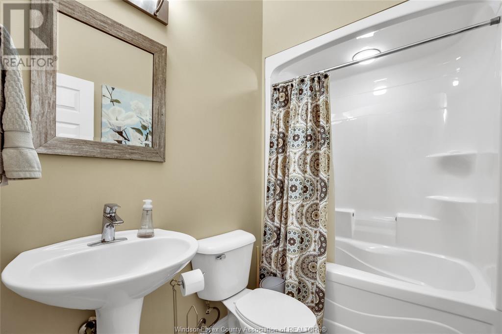 Photo 12 of 12337 Candlewood Drive, Tecumseh ON