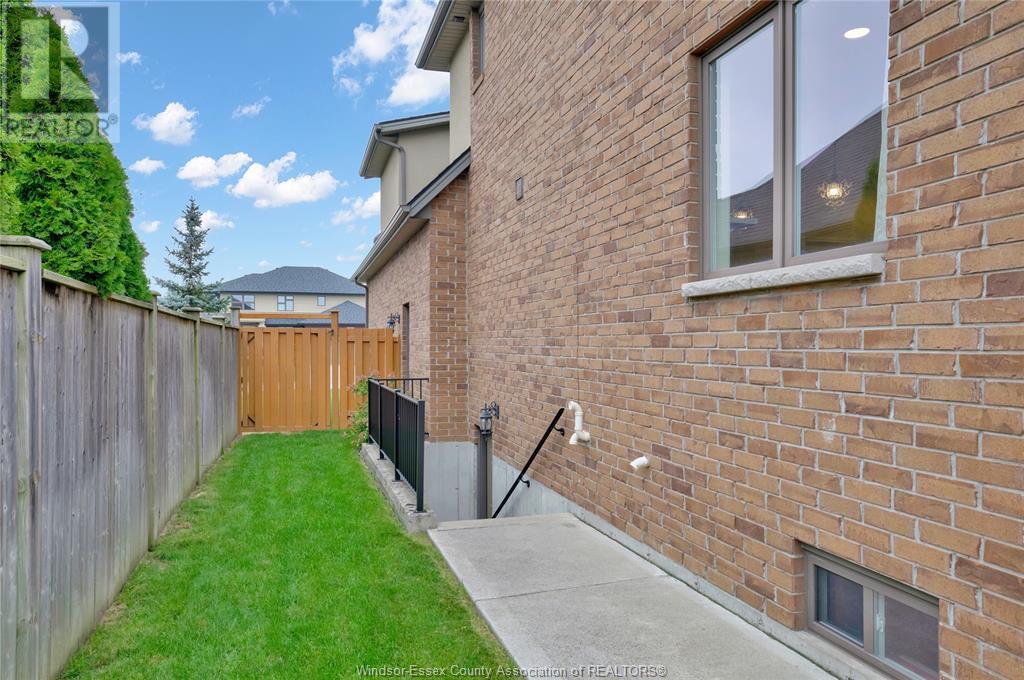 Photo 28 of 12337 Candlewood Drive, Tecumseh ON