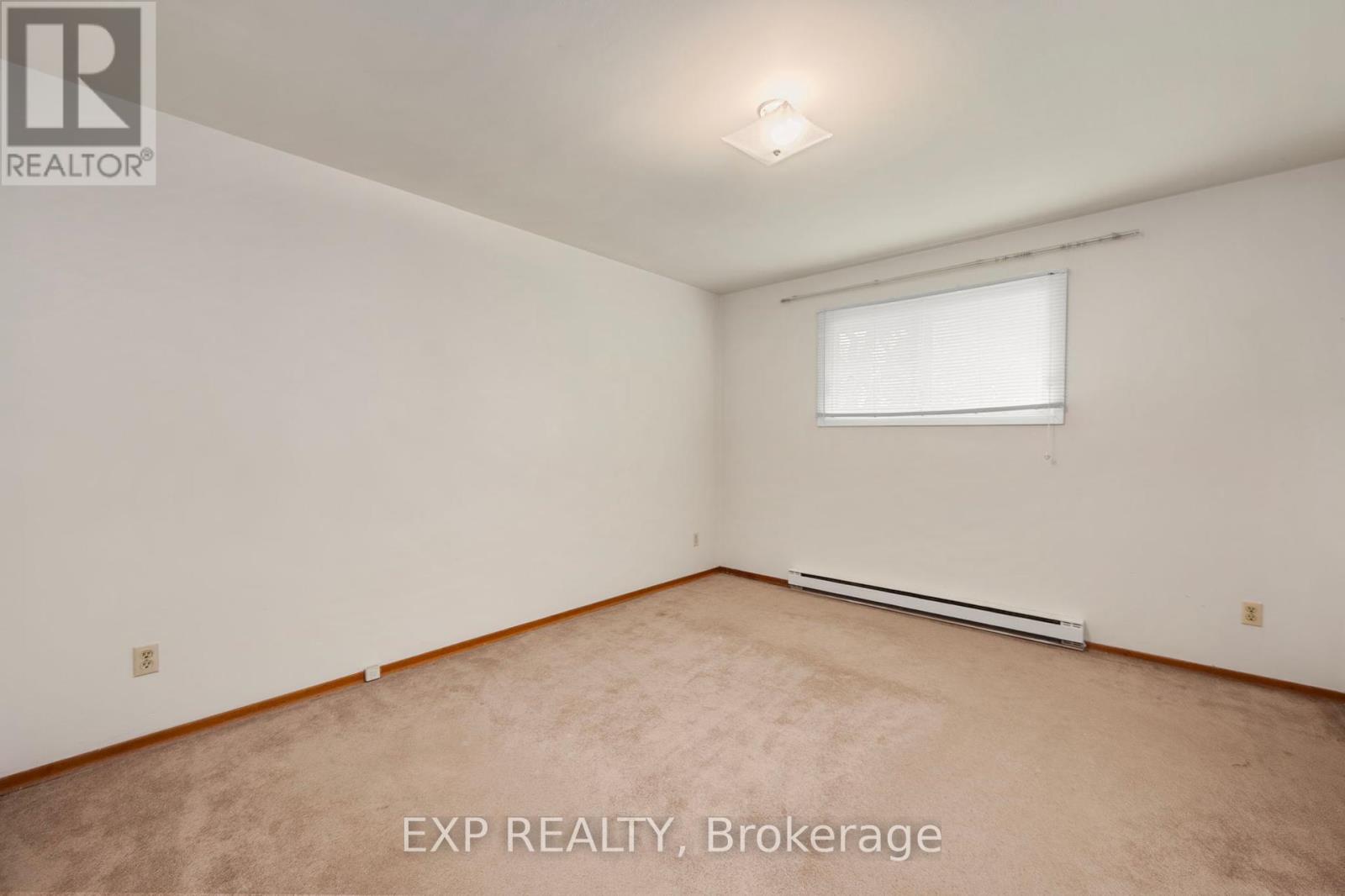 Photo 12 of 38 Canal Street, Georgina ON
