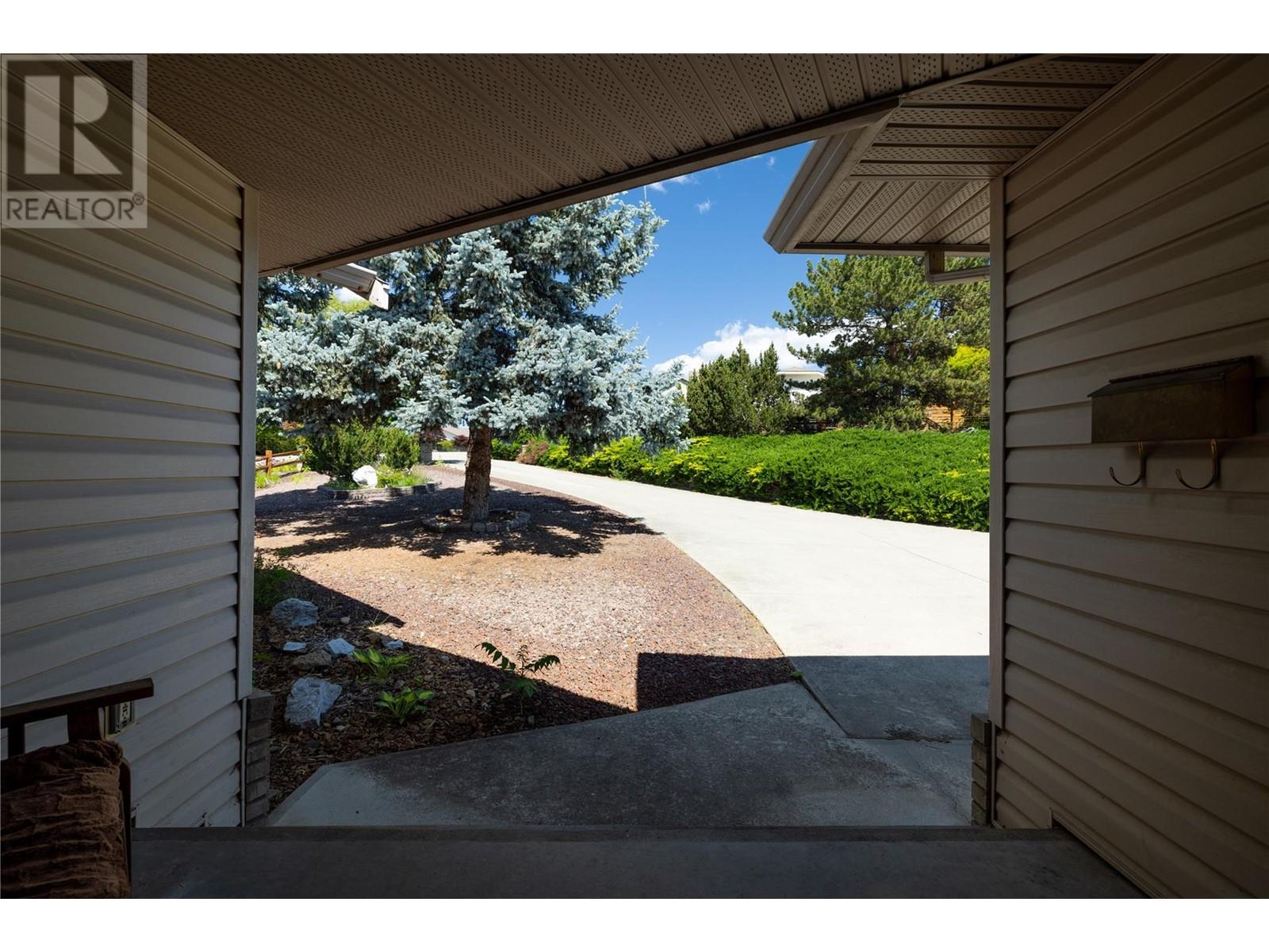 8827 Michael Drive, Coldstream