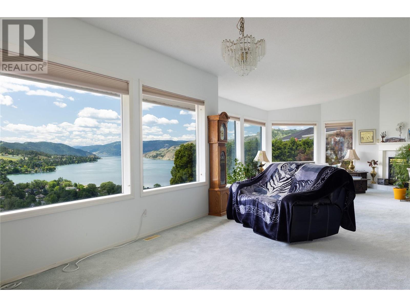 8827 Michael Drive, Coldstream