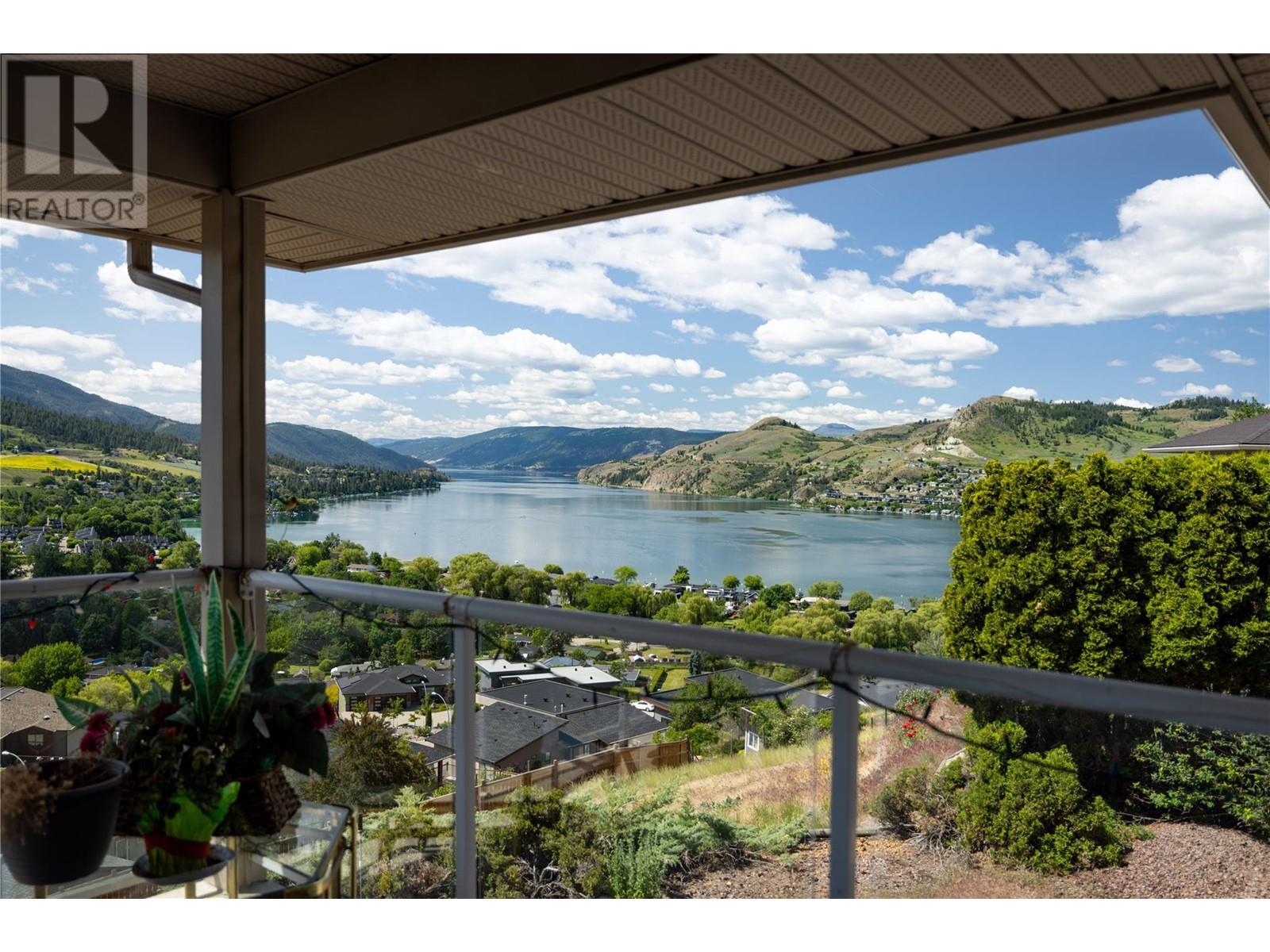 8827 Michael Drive, Coldstream