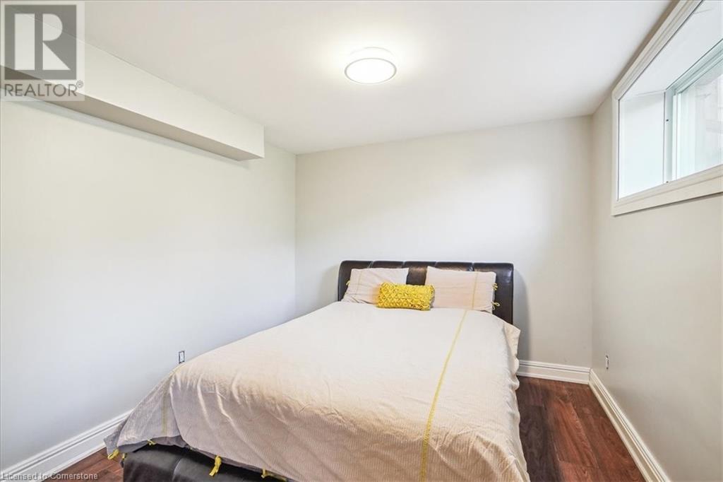 Photo 4 of 1425 Plains Road W, Burlington ON
