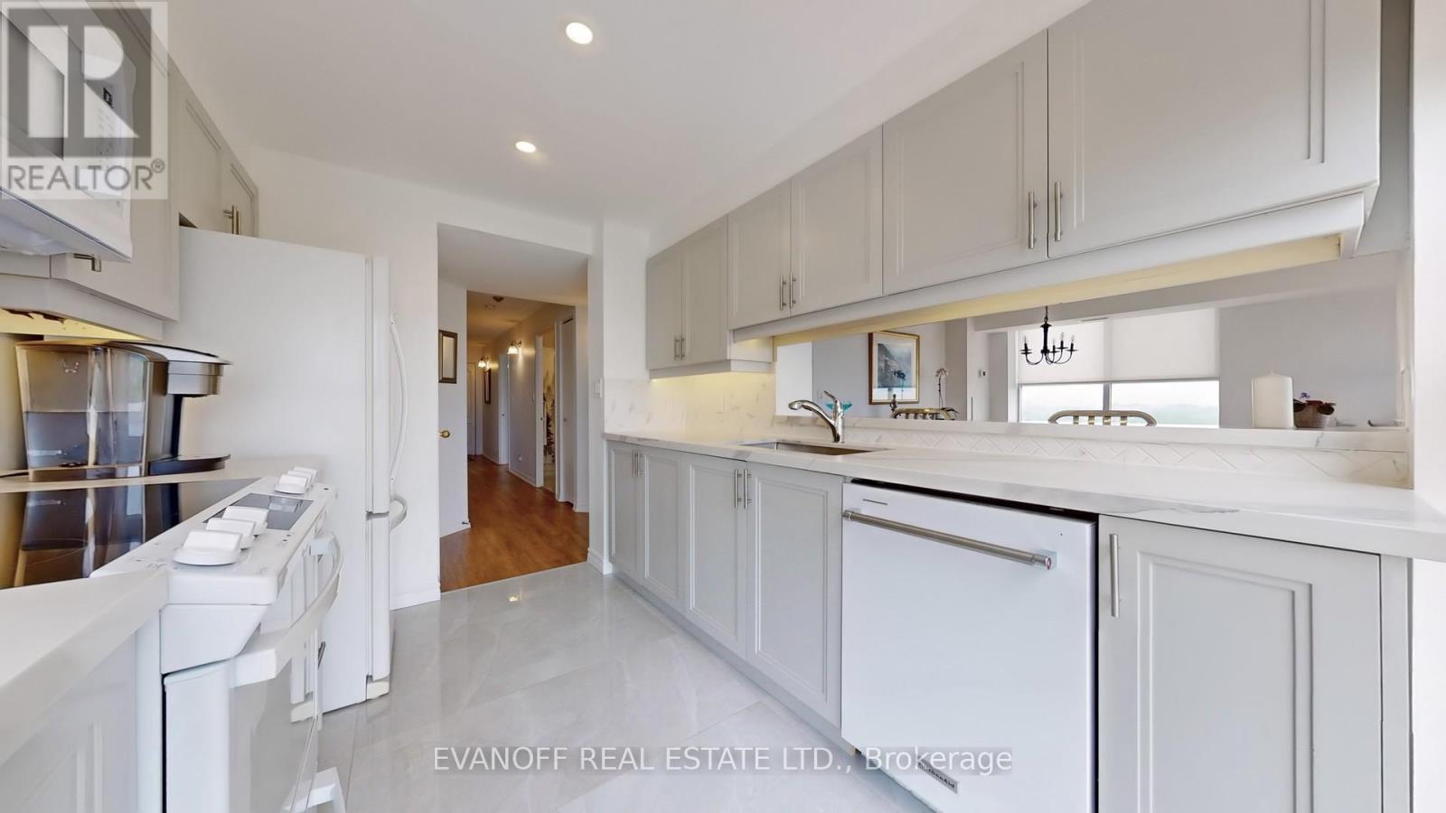 Photo 11 of 904 90 Dale Avenue, Toronto ON