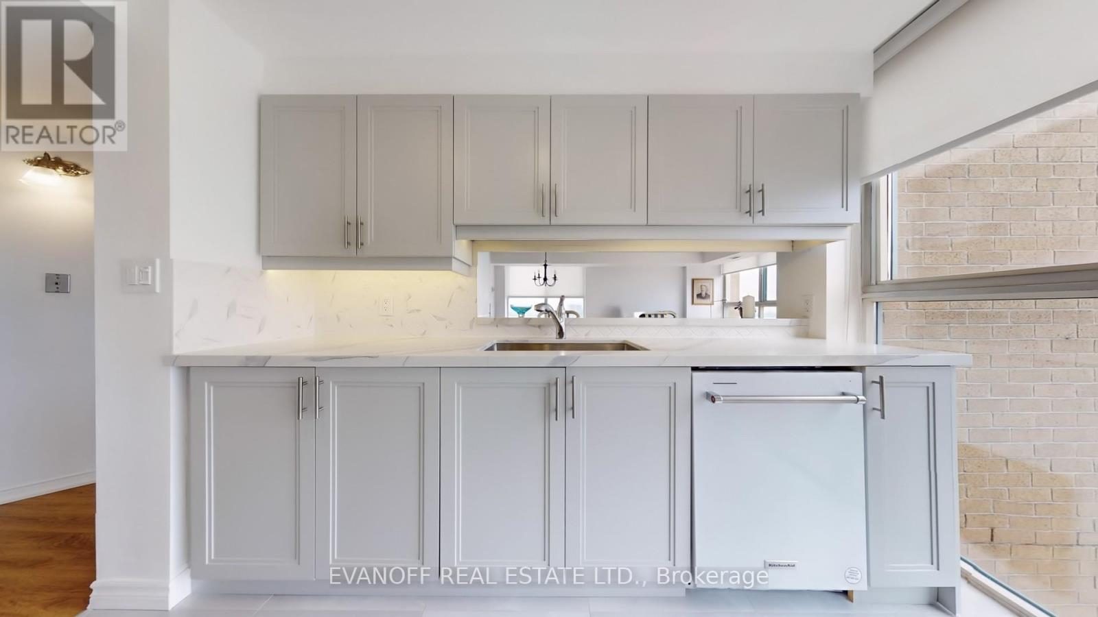 Photo 12 of 904 90 Dale Avenue, Toronto ON