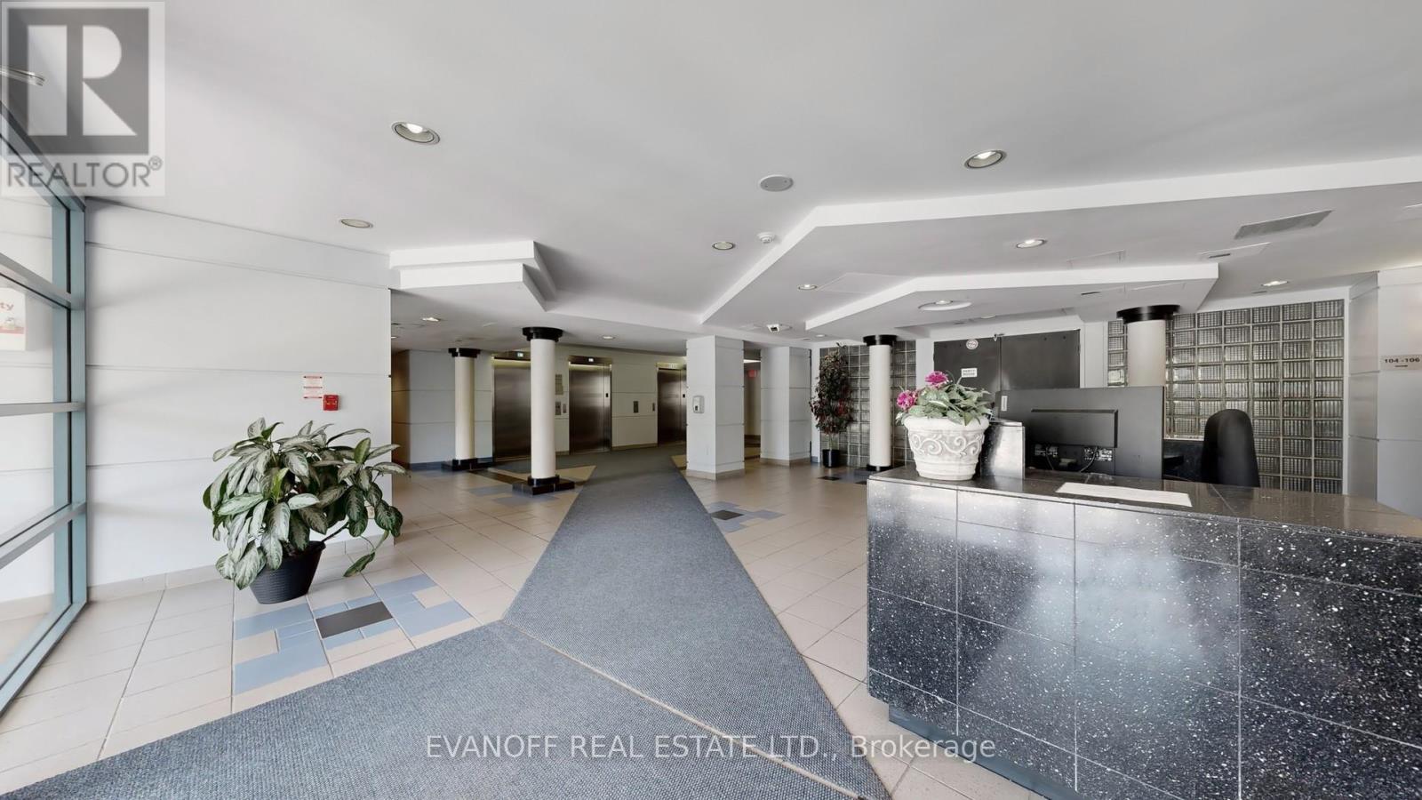 Photo 3 of 904 90 Dale Avenue, Toronto ON