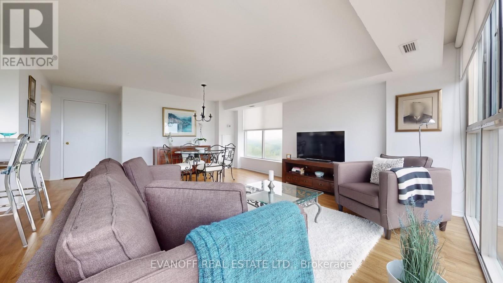 Photo 9 of 904 90 Dale Avenue, Toronto ON