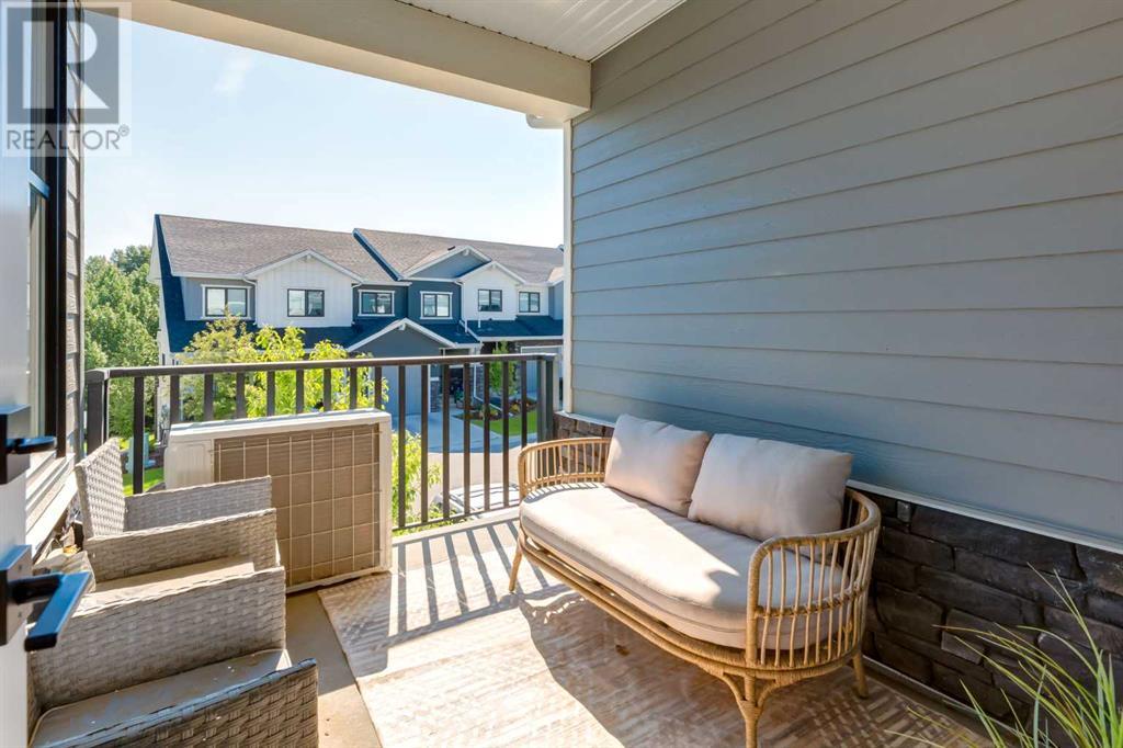 Single Family House for Sale in  Crestridge Common SW Crestmont Calgary 