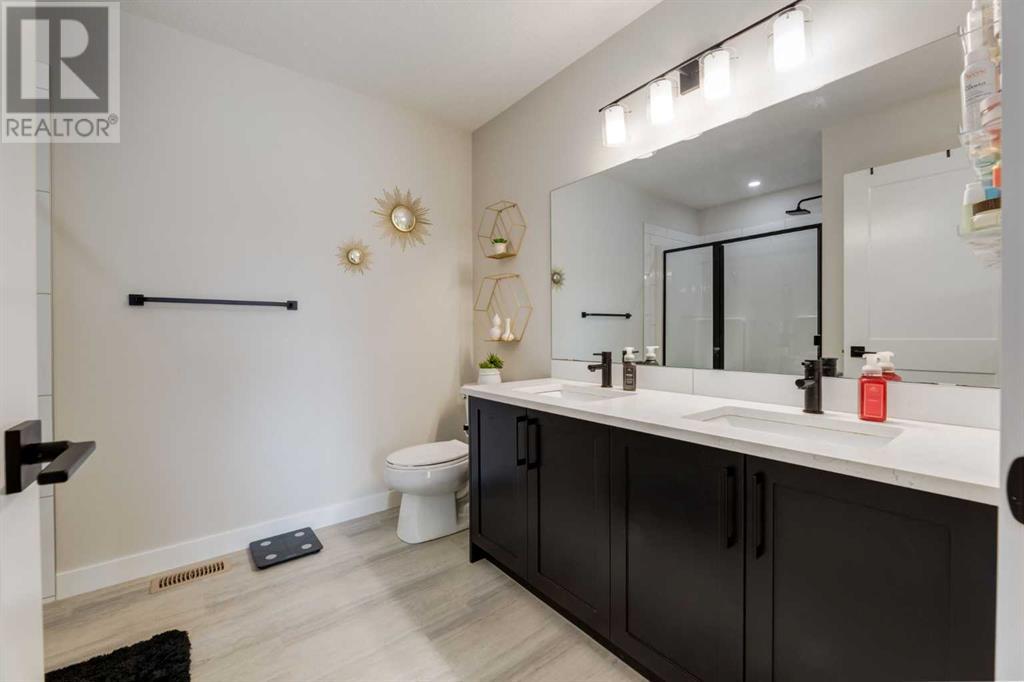 Single Family House for Sale in  Crestridge Common SW Crestmont Calgary 