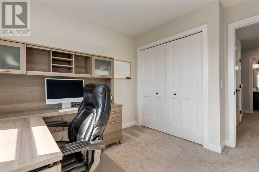Single Family House for Sale in  Crestridge Common SW Crestmont Calgary 