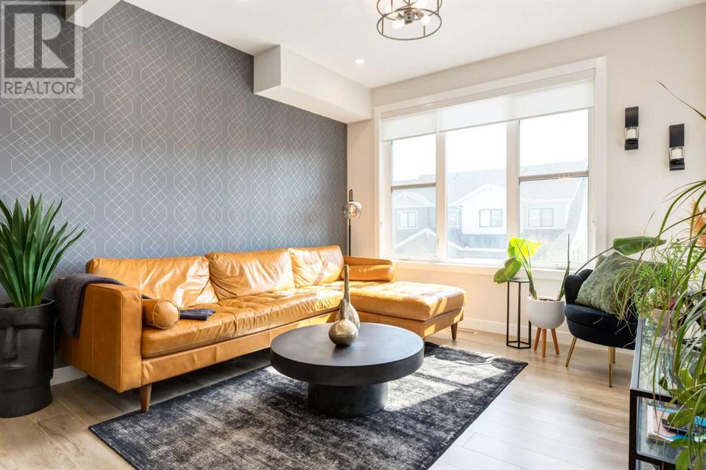 Single Family House for Sale in  Crestridge Common SW Crestmont Calgary 