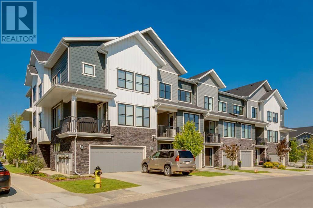 Single Family House for Sale in  Crestridge Common SW Crestmont Calgary 