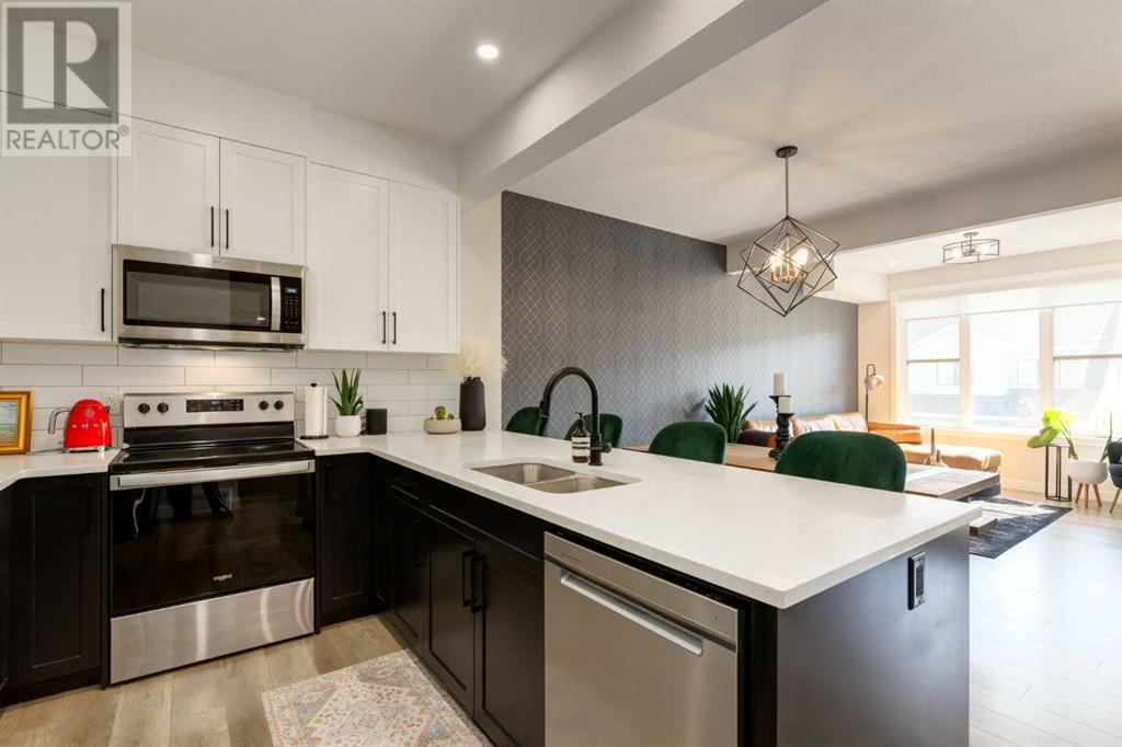 Single Family House for Sale in  Crestridge Common SW Crestmont Calgary 