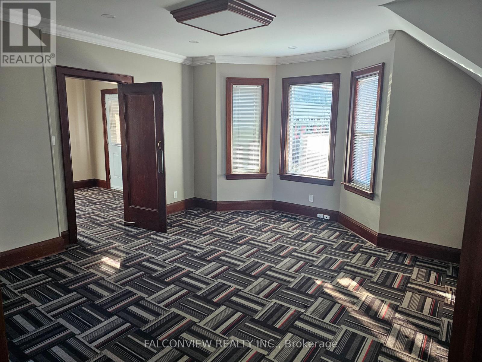Photo 6 of 7961 Jane Street, Vaughan ON