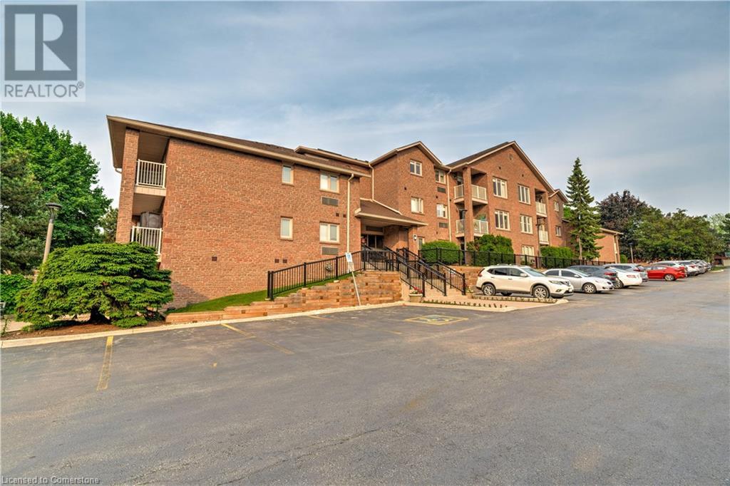 Photo 3 of 3050 Pinemeadow Drive Unit 55, Burlington ON