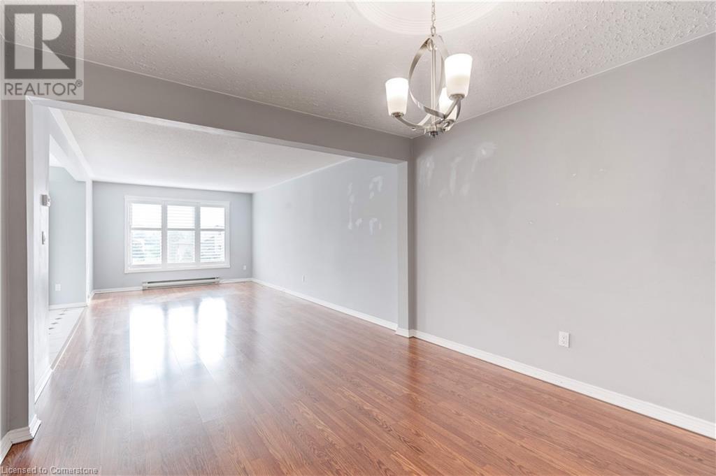 Photo 5 of 3050 Pinemeadow Drive Unit 55, Burlington ON