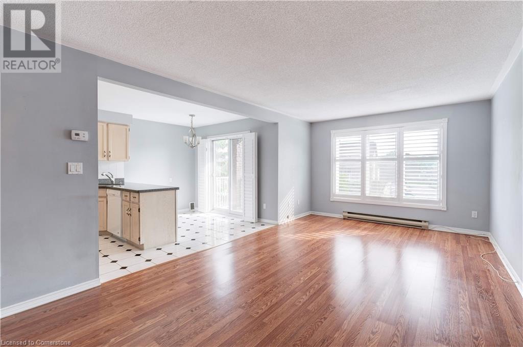 Photo 7 of 3050 Pinemeadow Drive Unit 55, Burlington ON