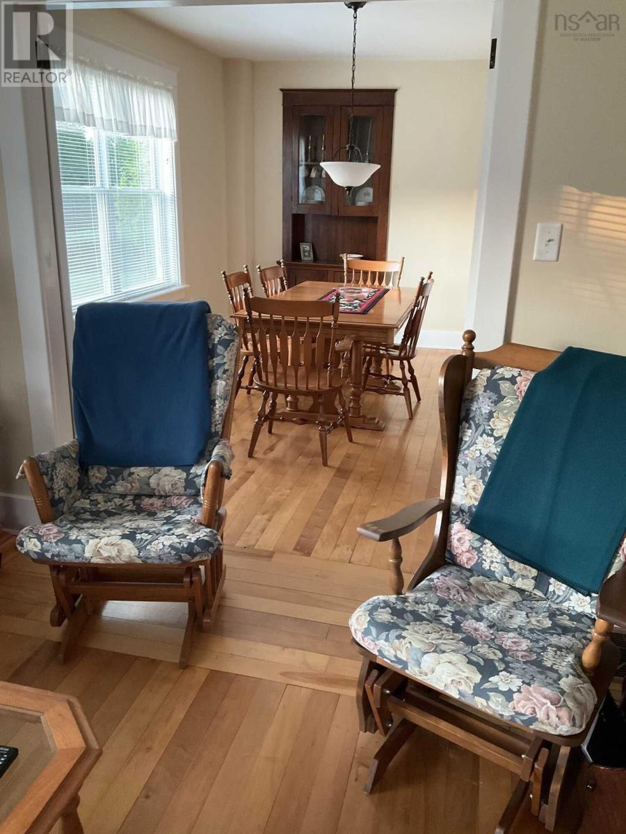 Photo 4 of 133 Pleasant Street, Mahone Bay NS