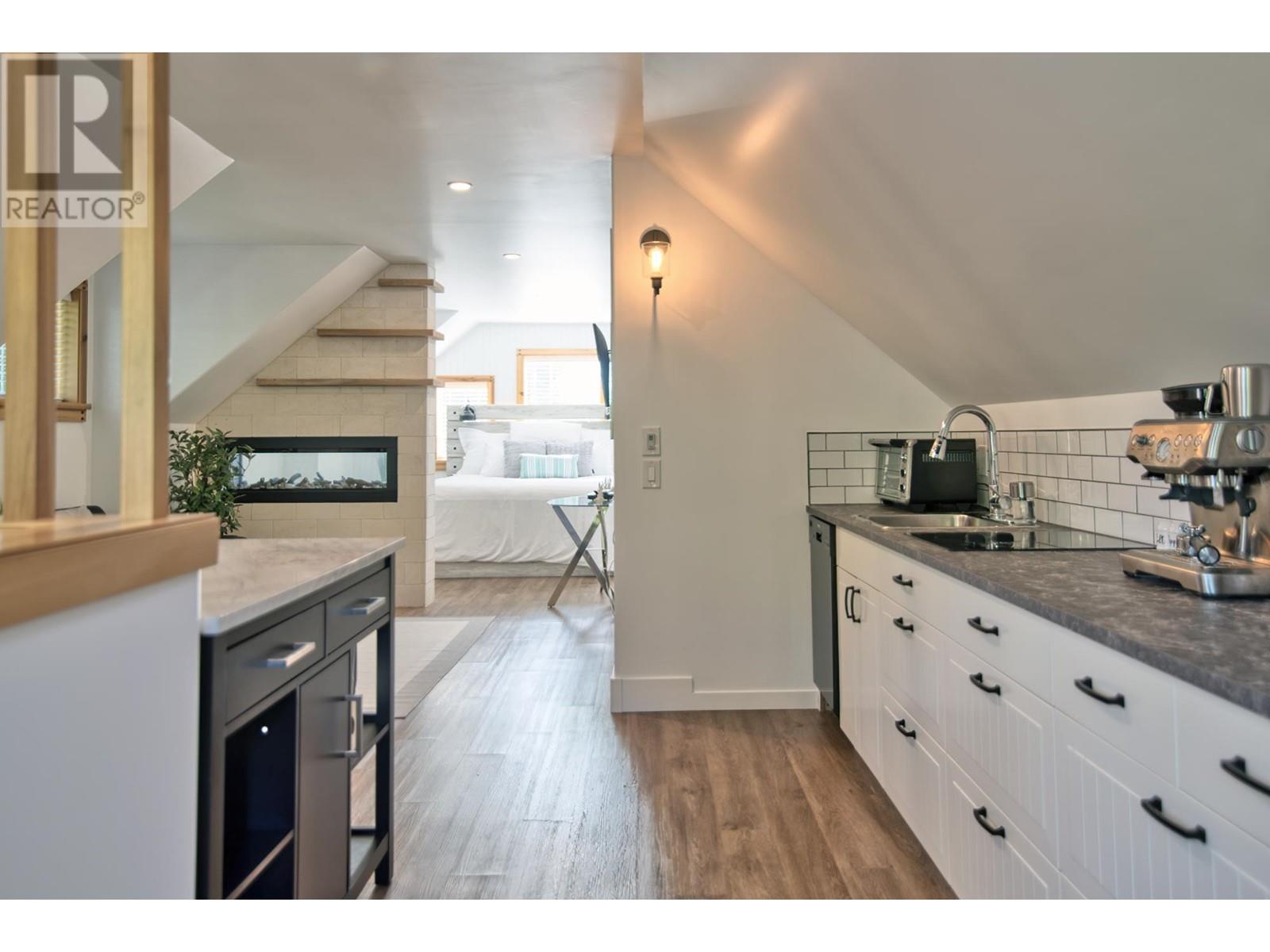 5740-42 NICKERSON ROAD, Sechelt