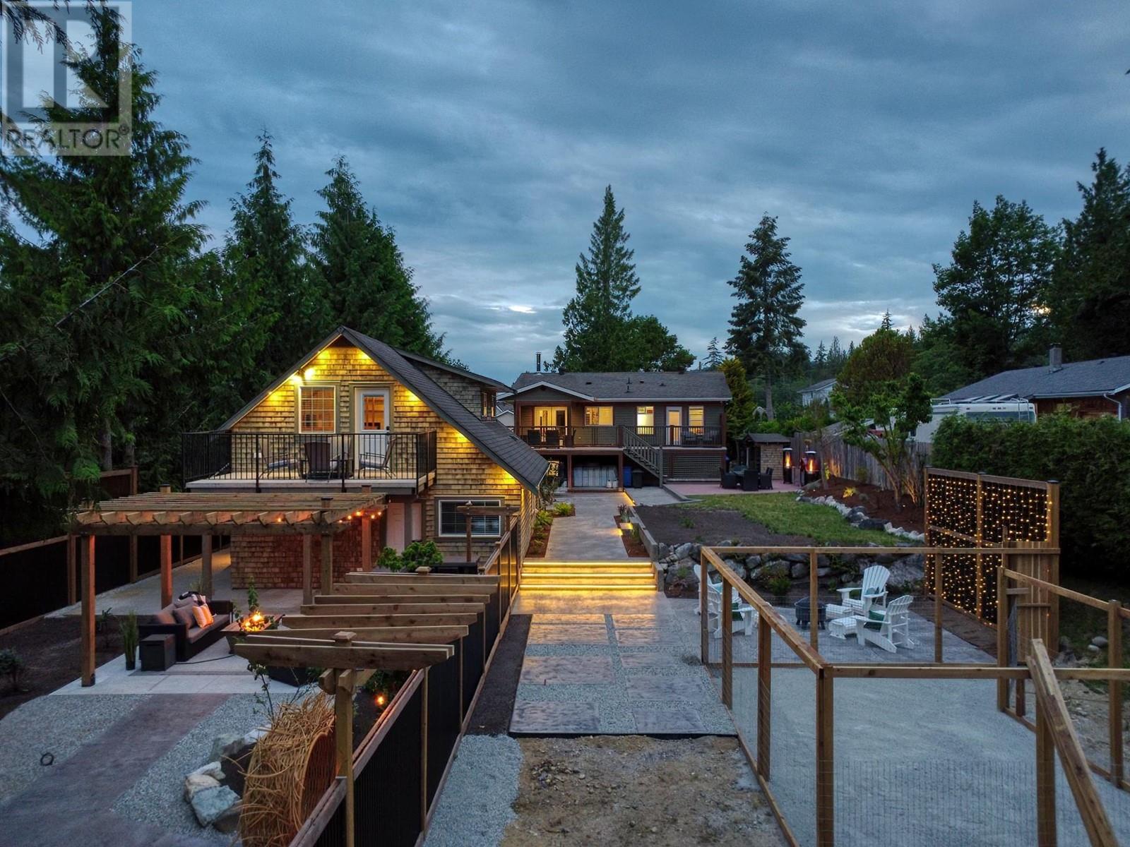 5740-42 NICKERSON ROAD, Sechelt