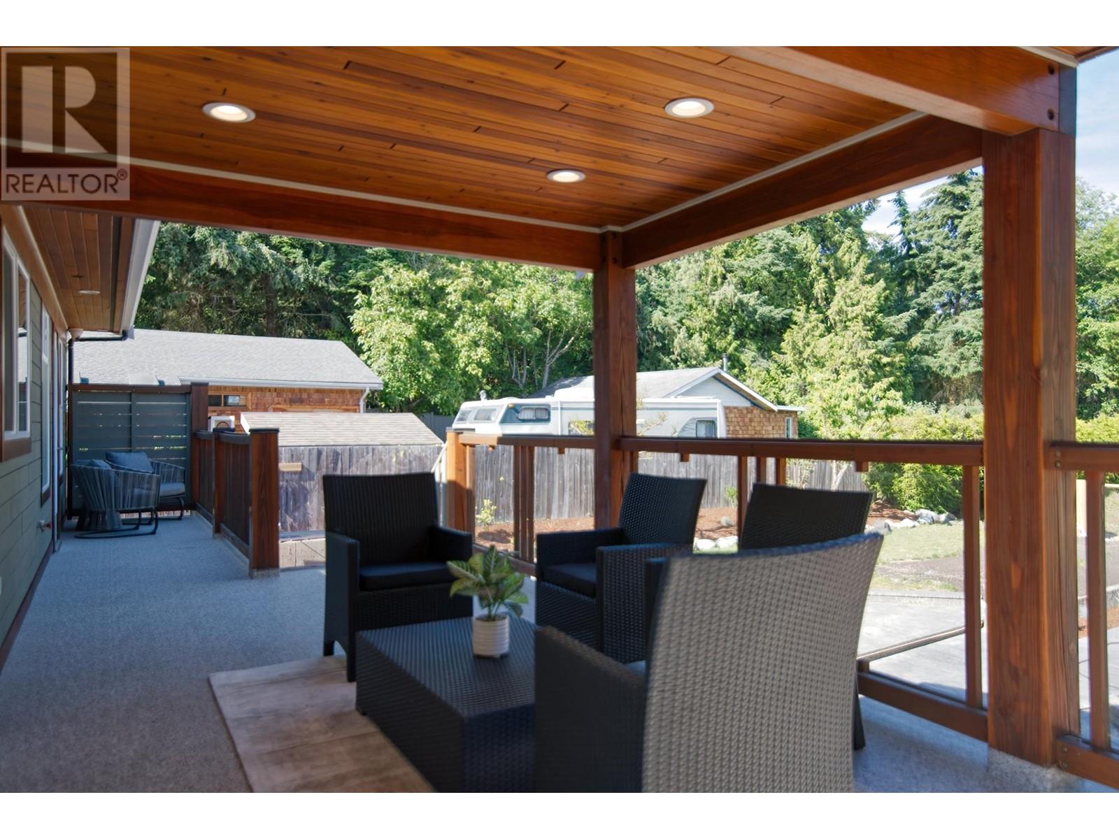 5740-42 NICKERSON ROAD, Sechelt