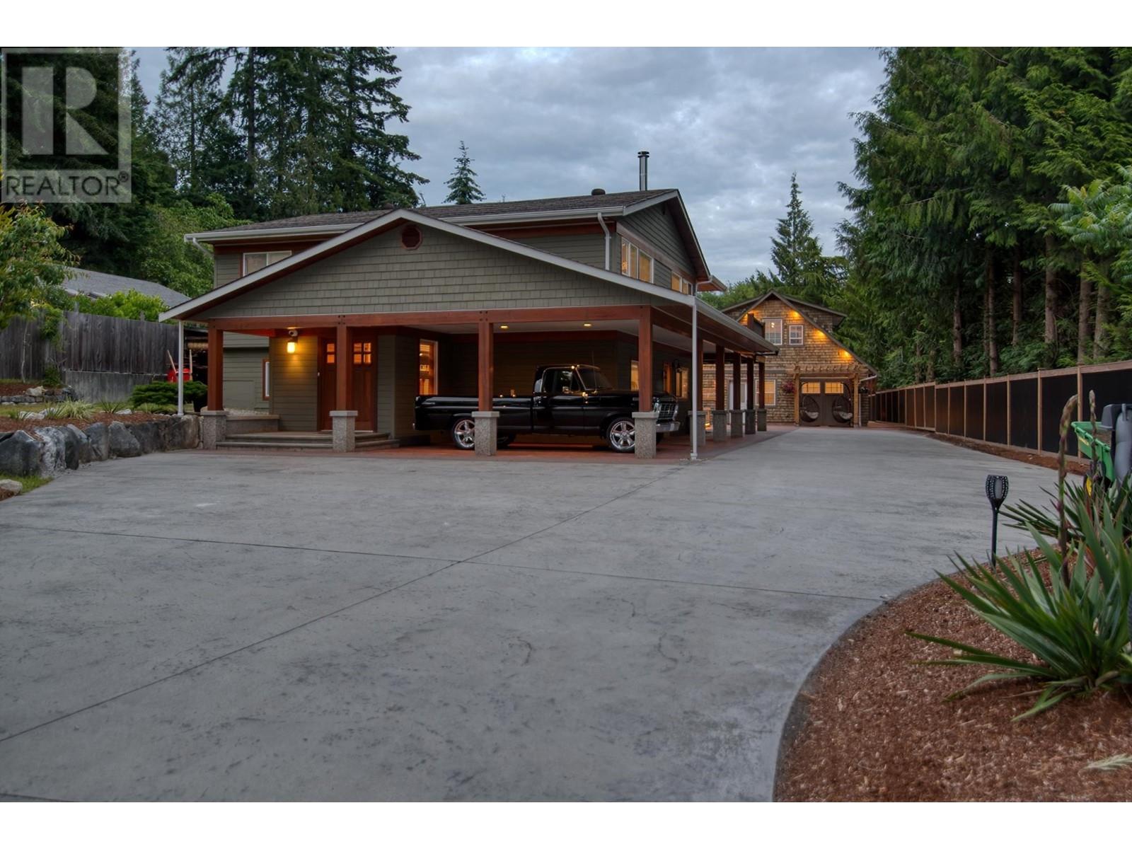 5740-42 NICKERSON ROAD, Sechelt