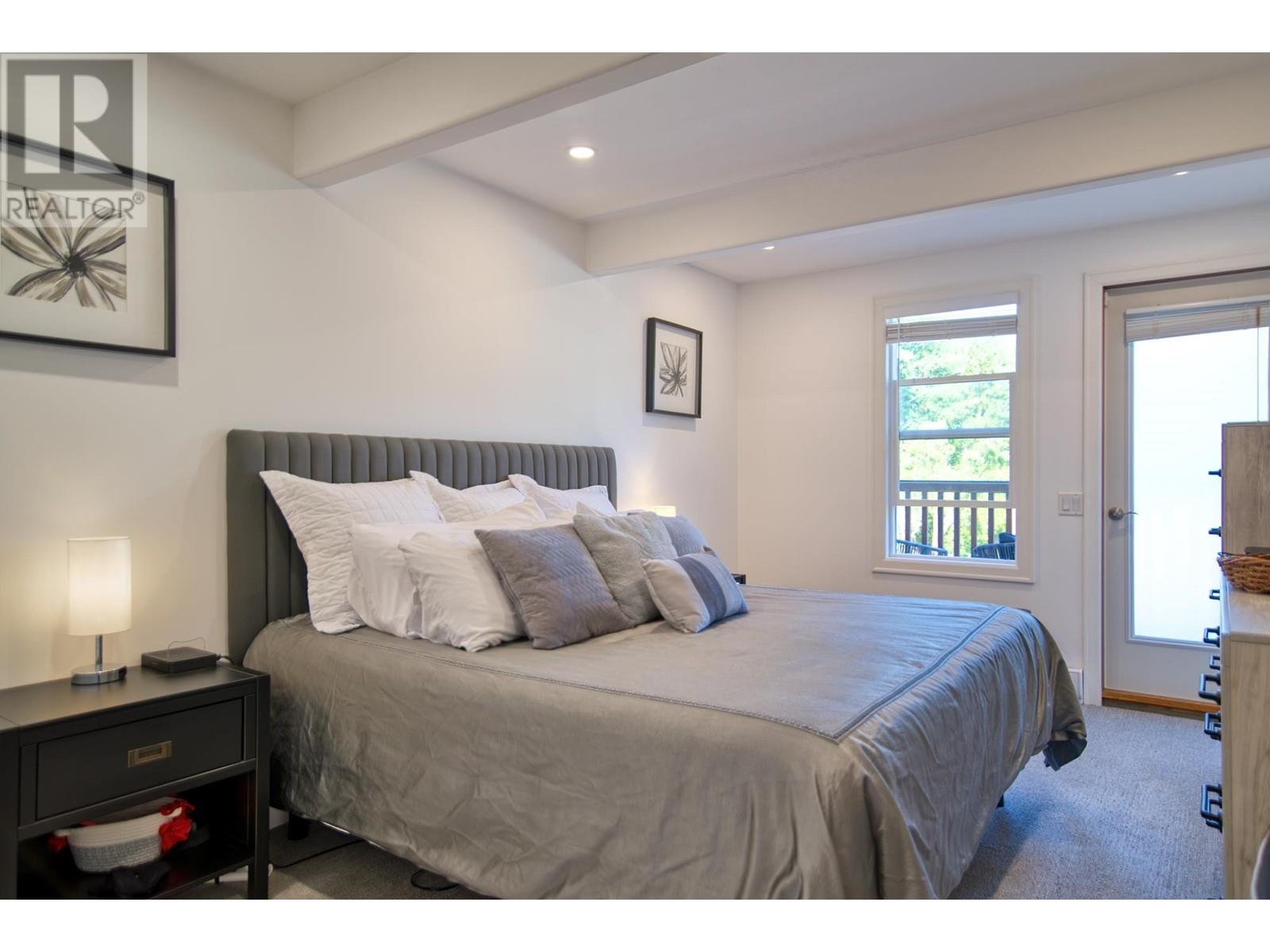 5740-42 NICKERSON ROAD, Sechelt