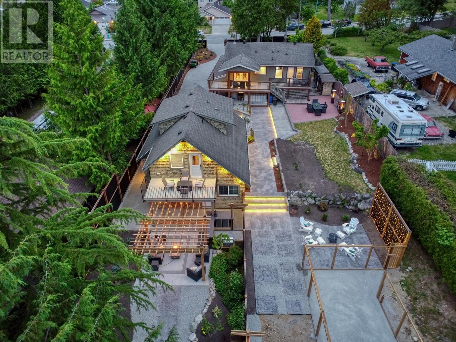 5740-42 NICKERSON ROAD, Sechelt