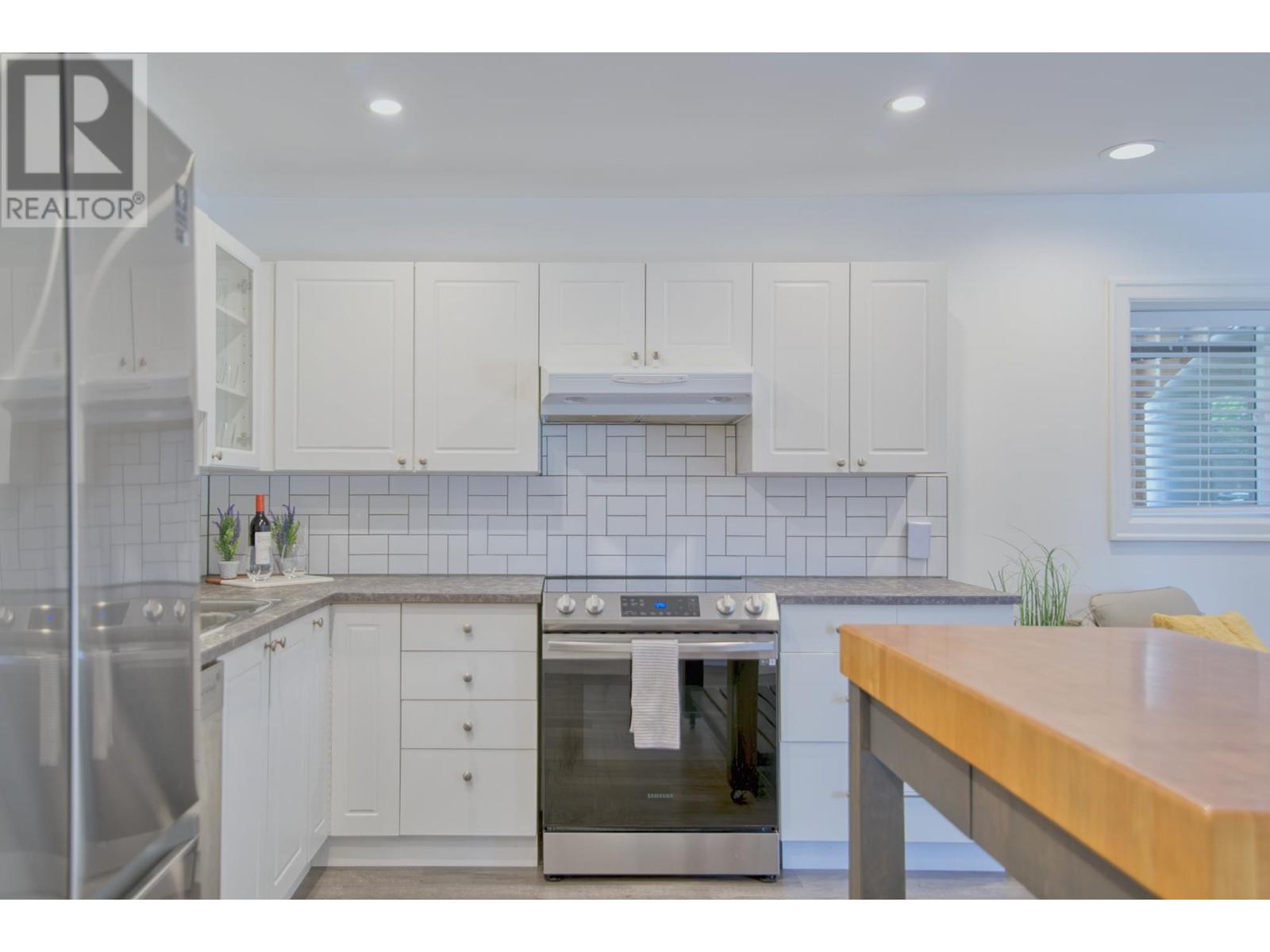 5740-42 NICKERSON ROAD, Sechelt