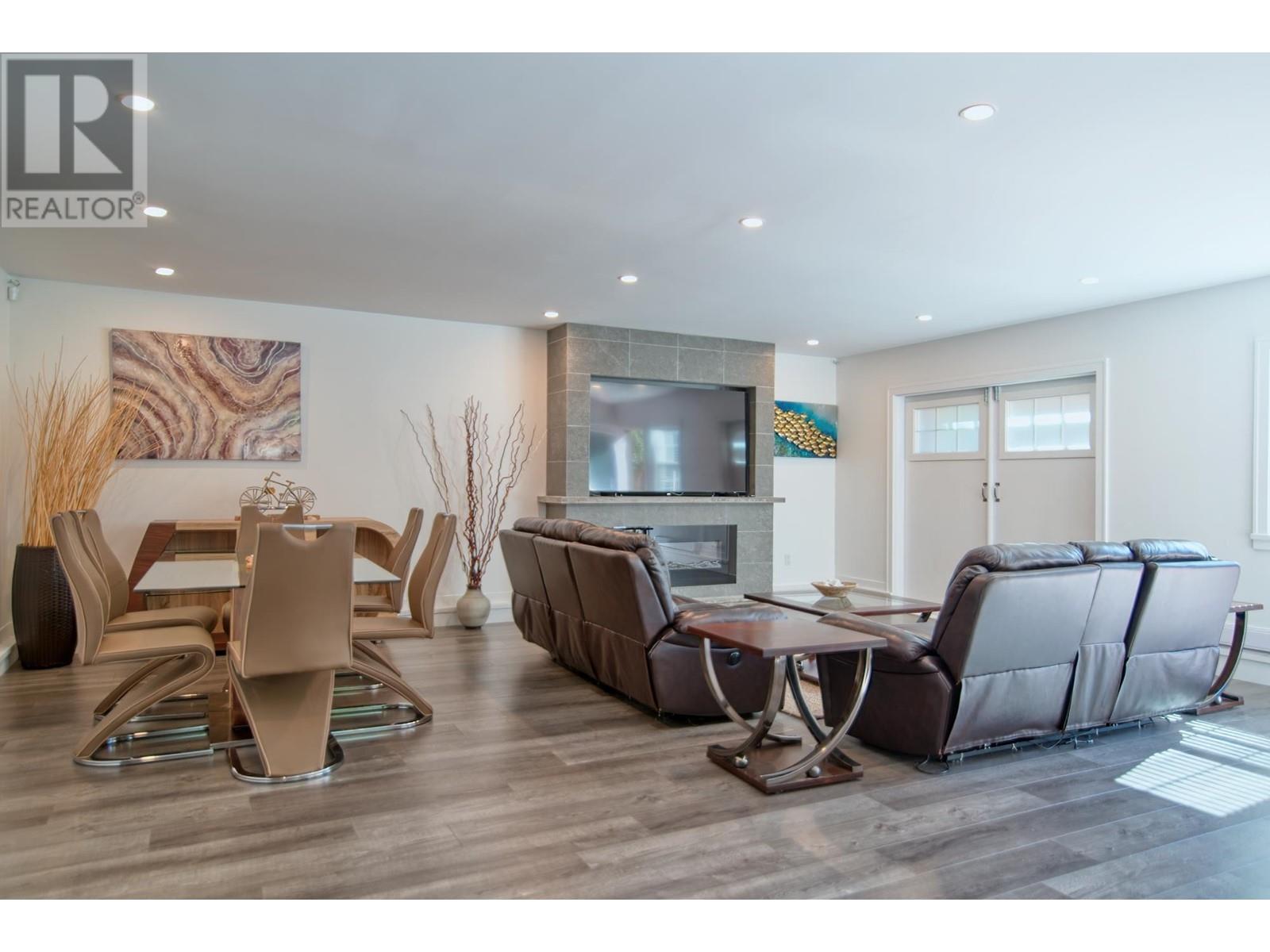 5740-42 NICKERSON ROAD, Sechelt