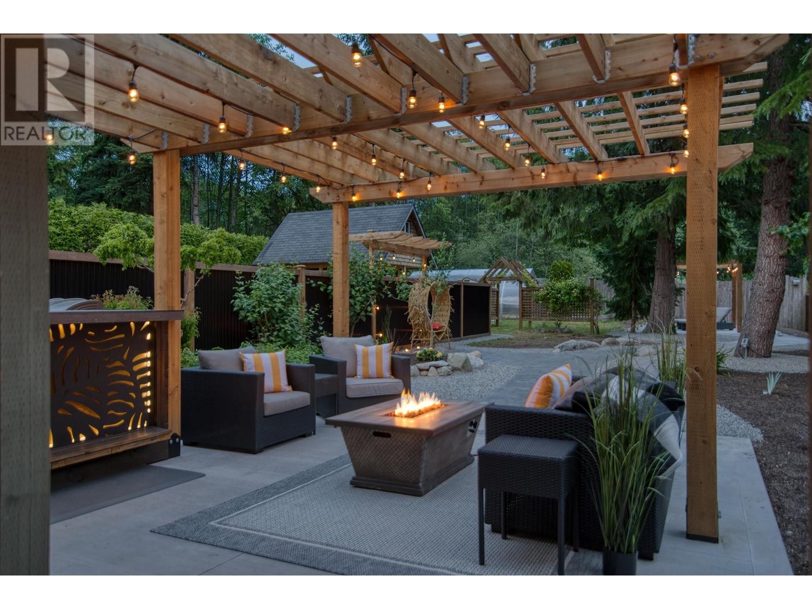 5740-42 NICKERSON ROAD, Sechelt