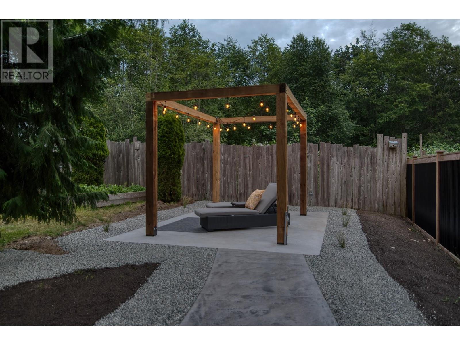 5740-42 NICKERSON ROAD, Sechelt