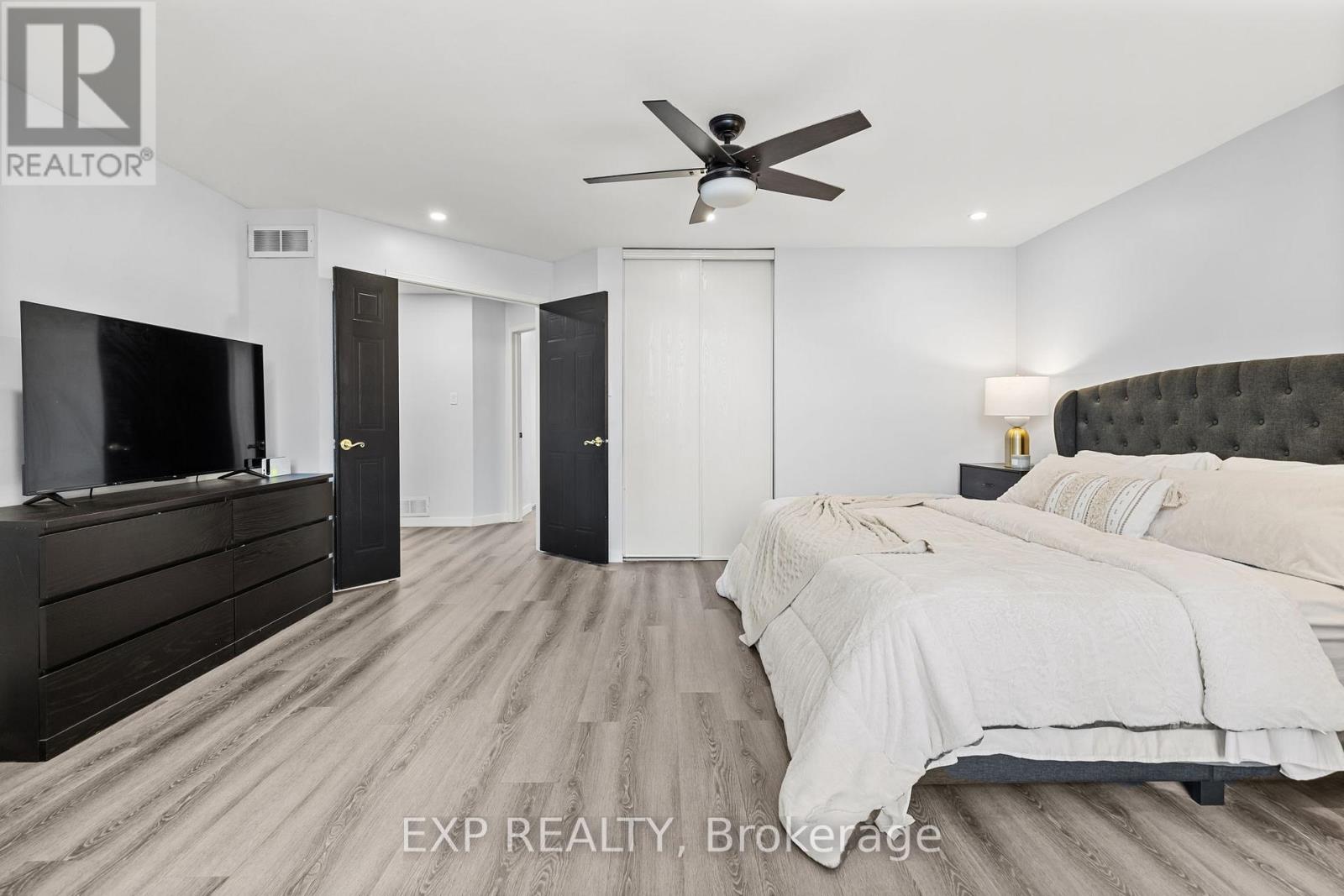 Photo 23 of 2151 Avebury Drive, Ottawa ON