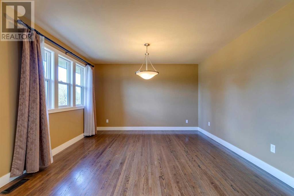 3140 46 Street SW, Calgary, Alberta