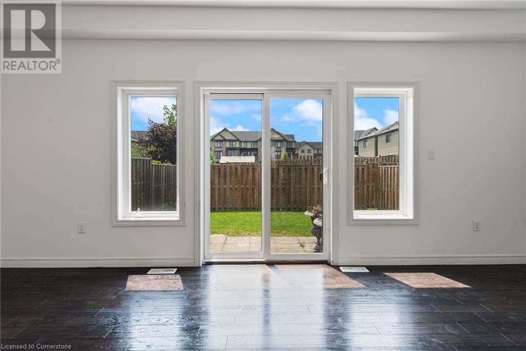 Photo 16 of 68 Dodman Crescent, Ancaster ON
