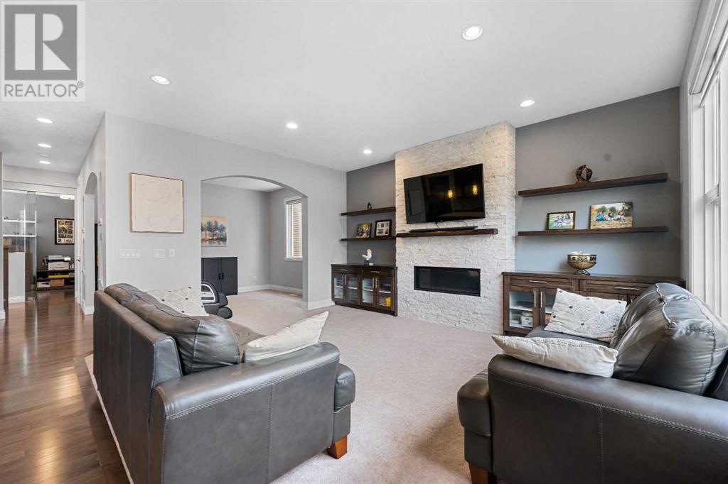 Single Family House for Sale in  Sherwood Square NW Sherwood Calgary 