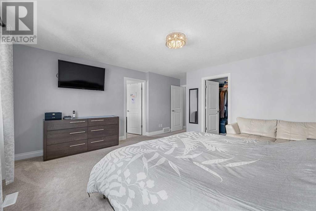 Single Family House for Sale in  Sherwood Square NW Sherwood Calgary 
