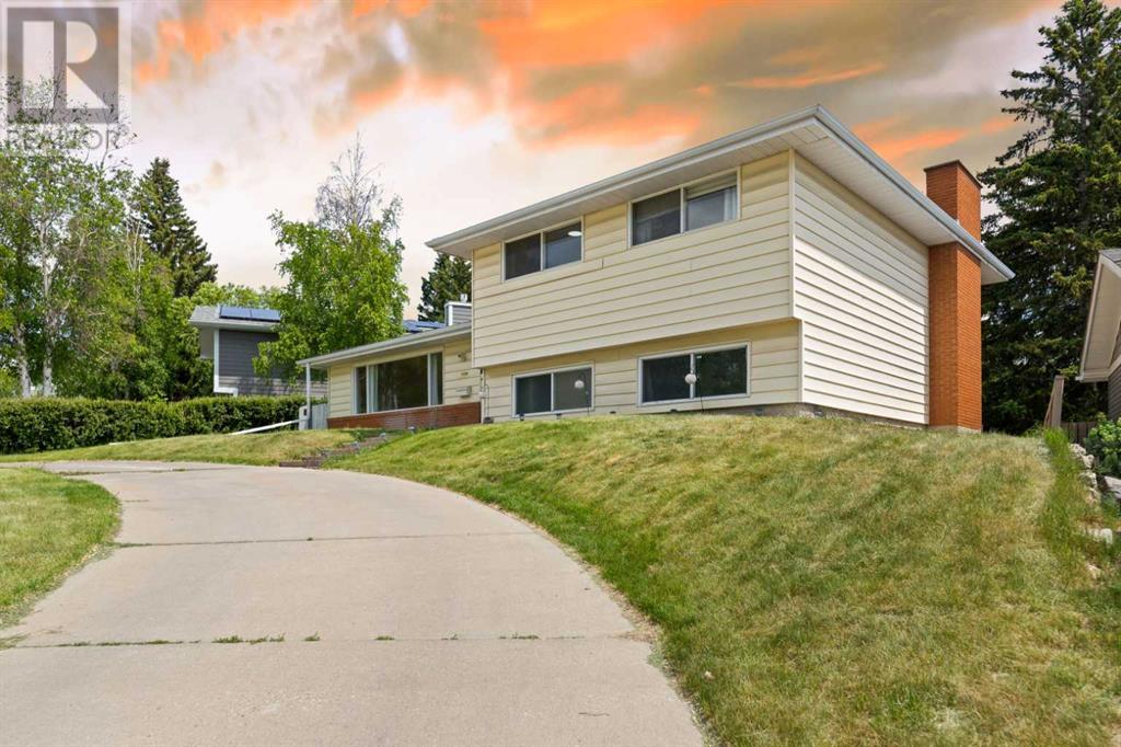 Single Family House 4 Level for Sale in  Barrett Drive NW Brentwood Calgary 