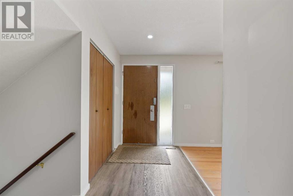 Single Family House 4 Level for Sale in  Barrett Drive NW Brentwood Calgary 