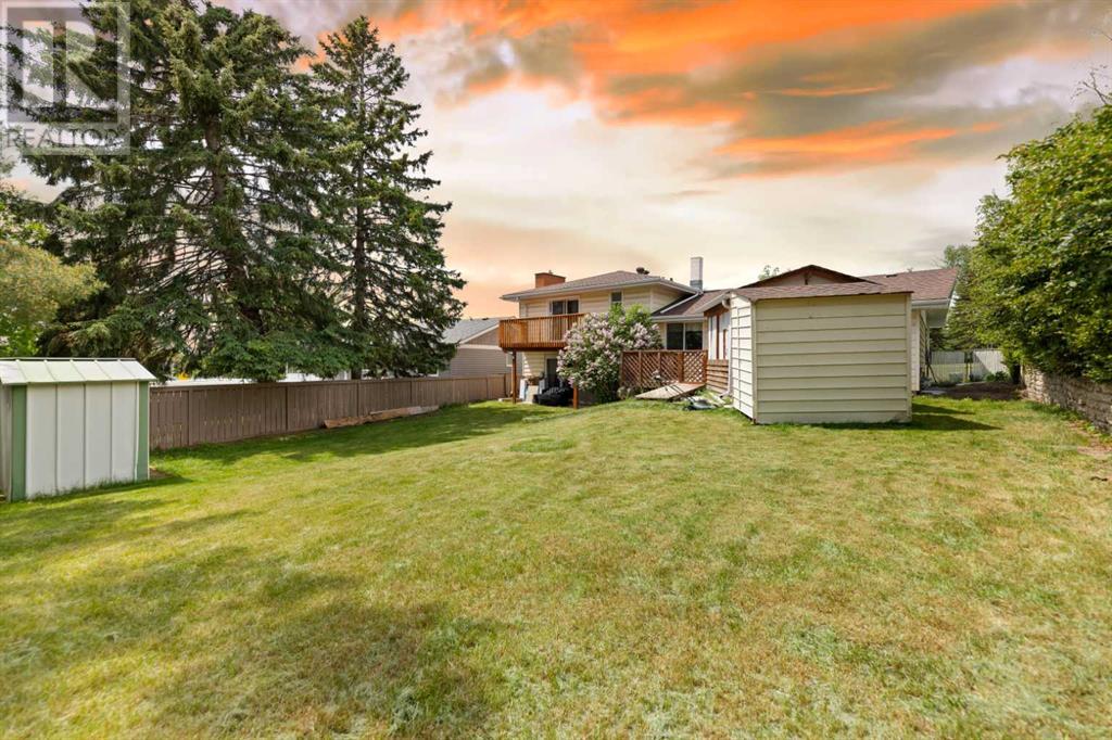 Single Family House 4 Level for Sale in  Barrett Drive NW Brentwood Calgary 