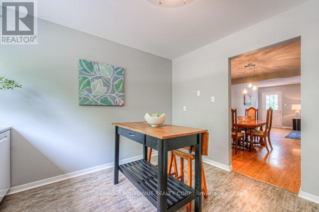 Photo 20 of 5503 Schueller Crescent, Burlington ON