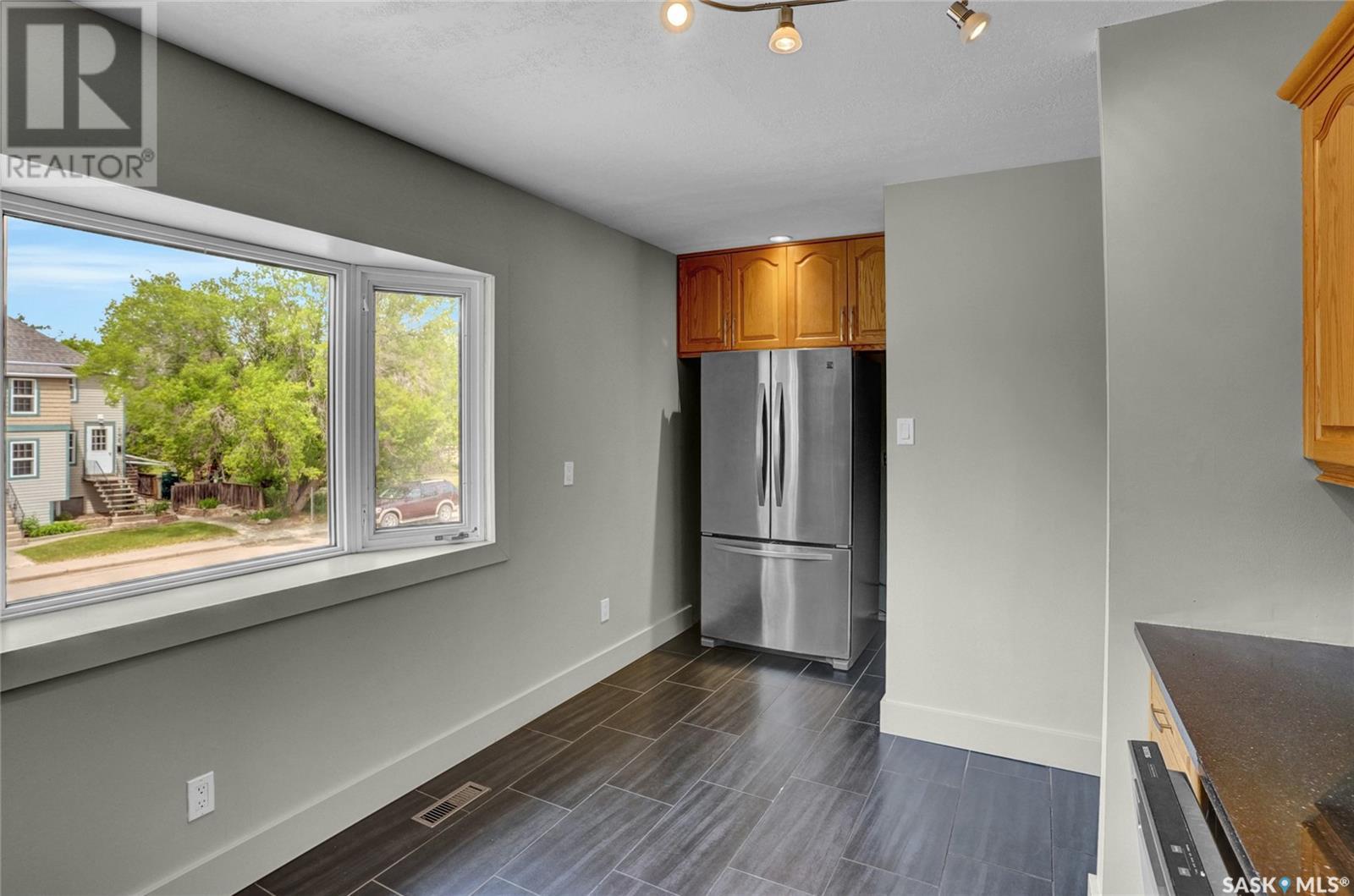 Photo 4 of 147 Hochelaga Street W, Moose Jaw SK