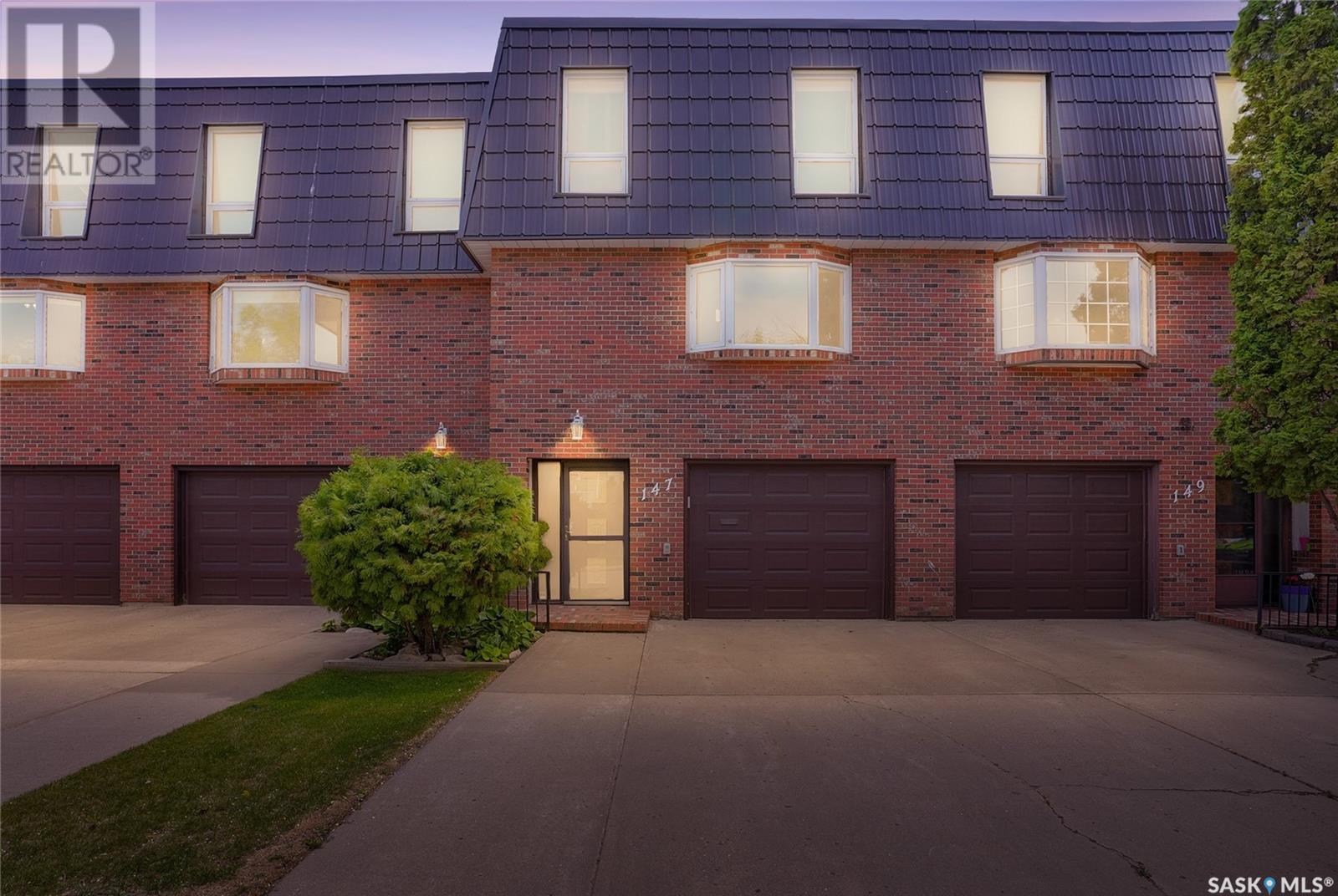 Photo 19 of 147 Hochelaga Street W, Moose Jaw SK