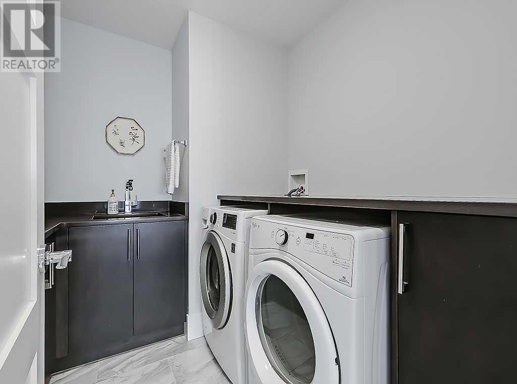 Single Family House for Sale in  Rosetree Road NW Rosemont Calgary 
