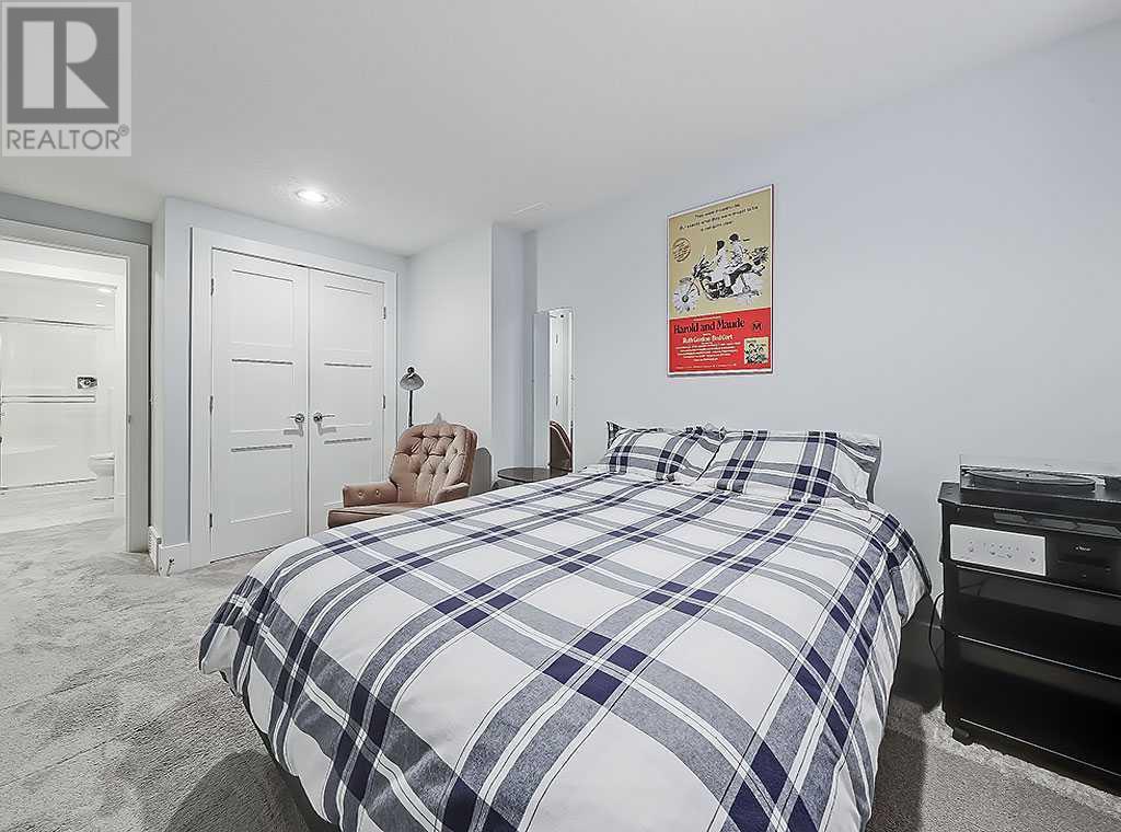 Single Family House for Sale in  Rosetree Road NW Rosemont Calgary 