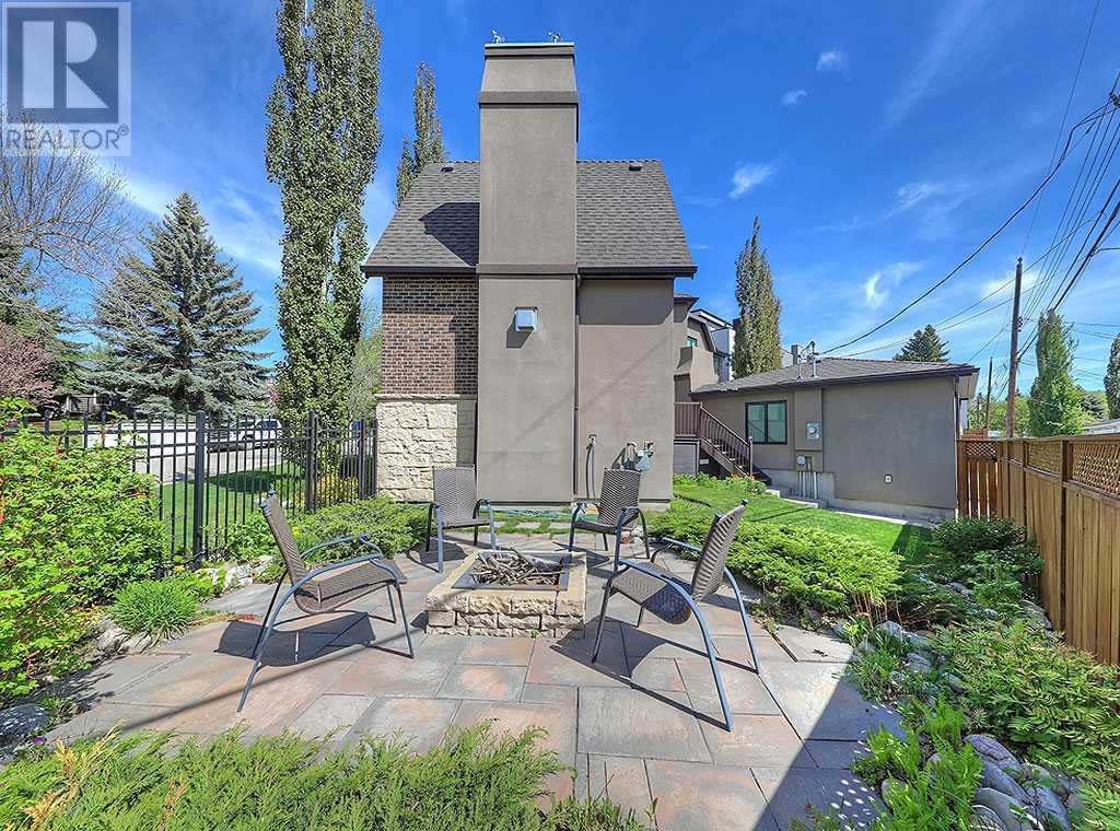 Single Family House for Sale in  Rosetree Road NW Rosemont Calgary 