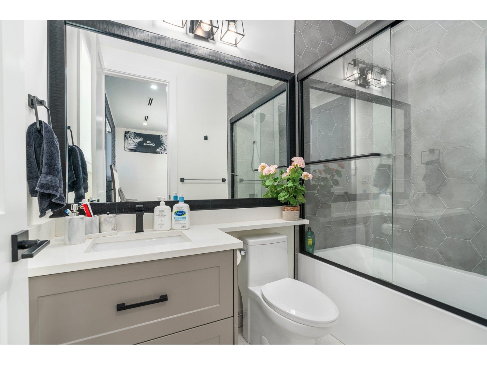 Photo 18 of 3222 197 Street, Langley BC