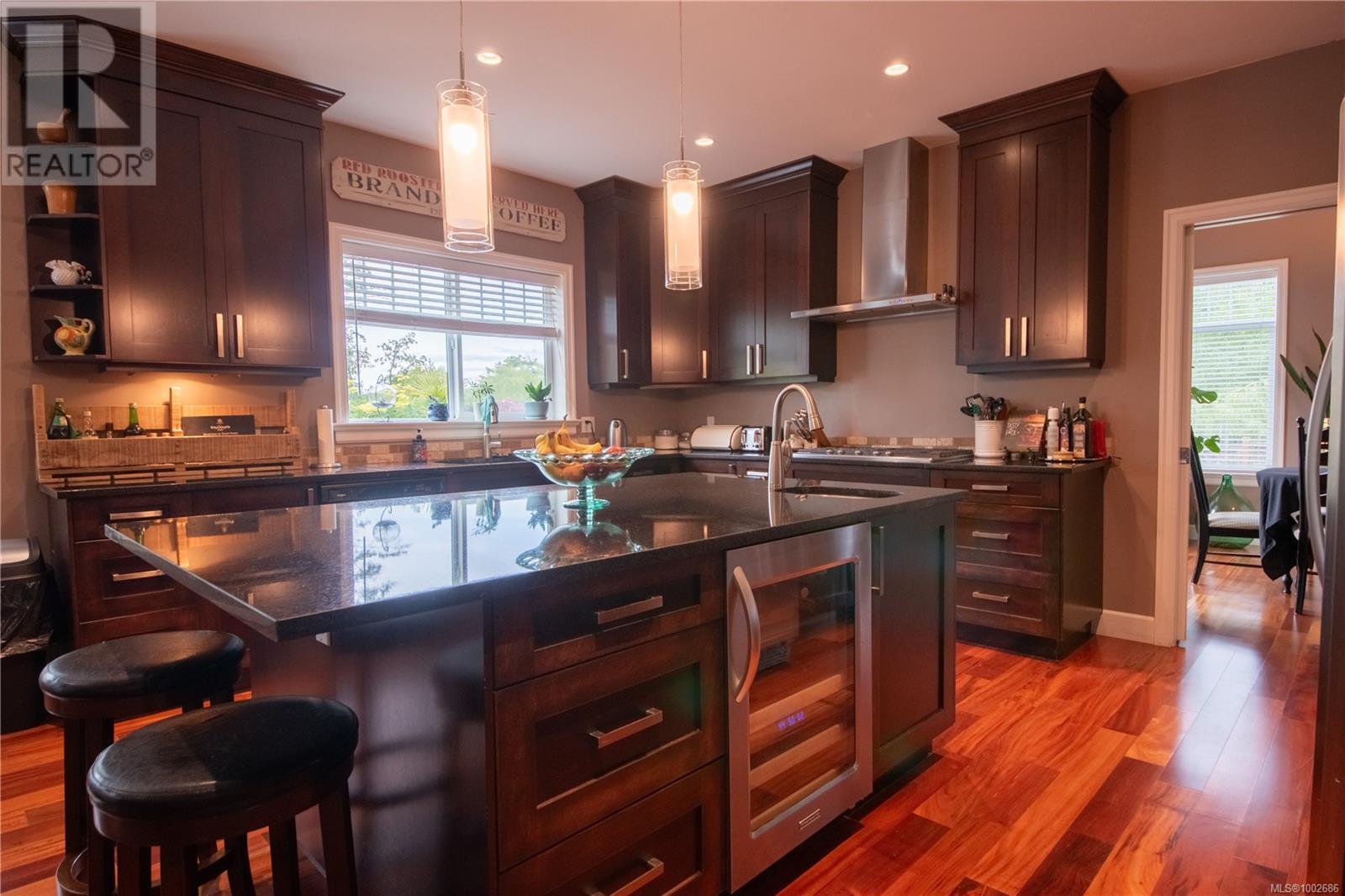 468 Wain Rd, North Saanich