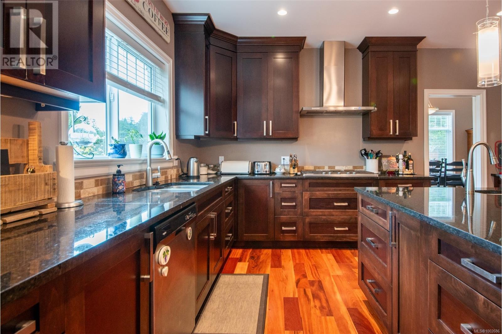 468 Wain Rd, North Saanich