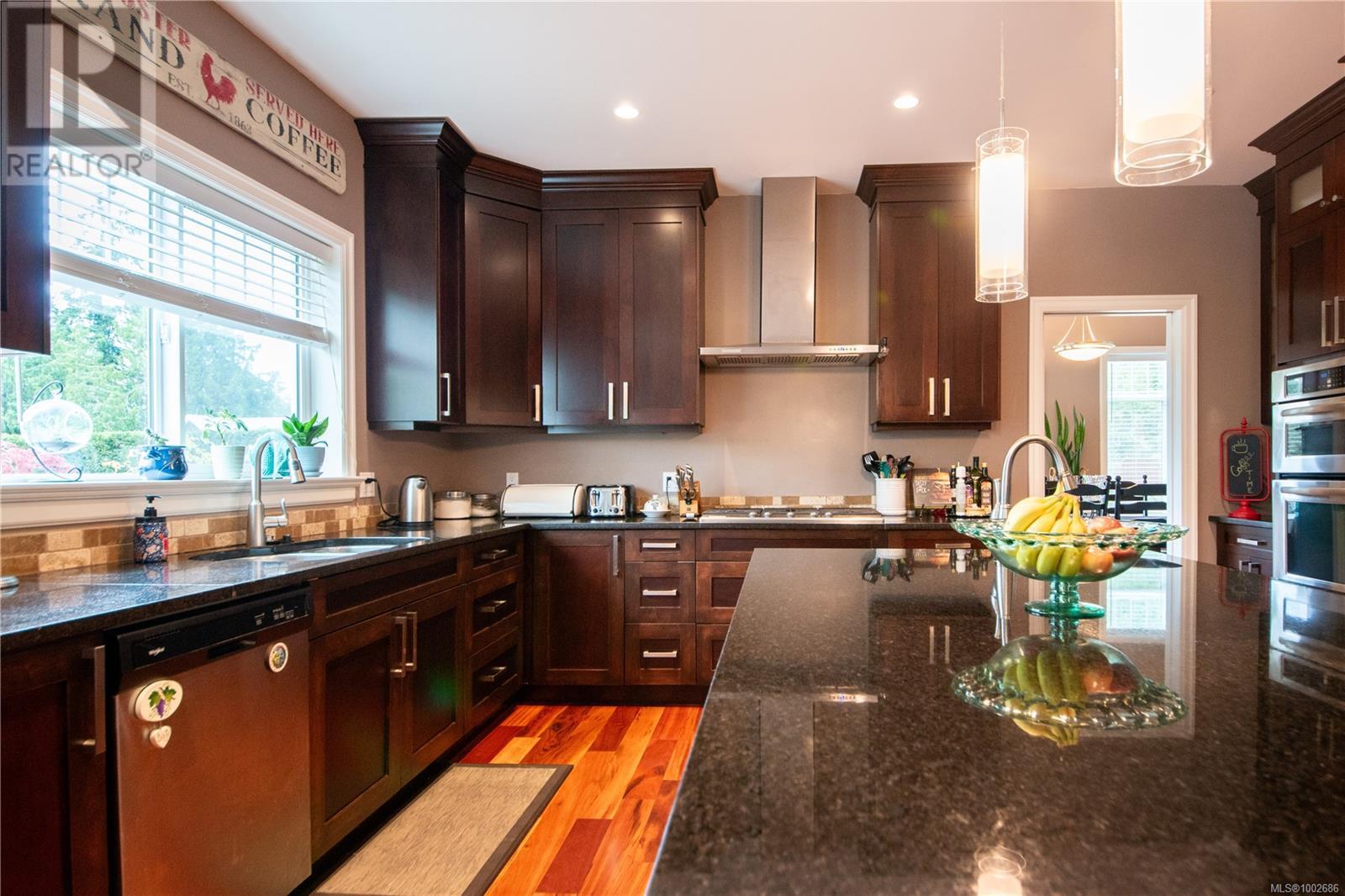 468 Wain Rd, North Saanich